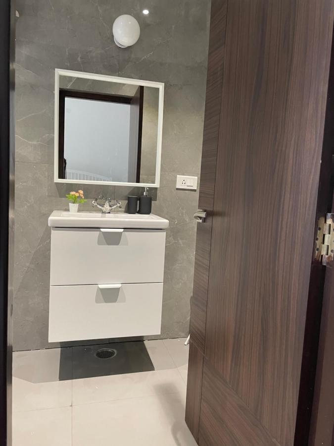 Bridge Service Apartment Haidarábád Kültér fotó